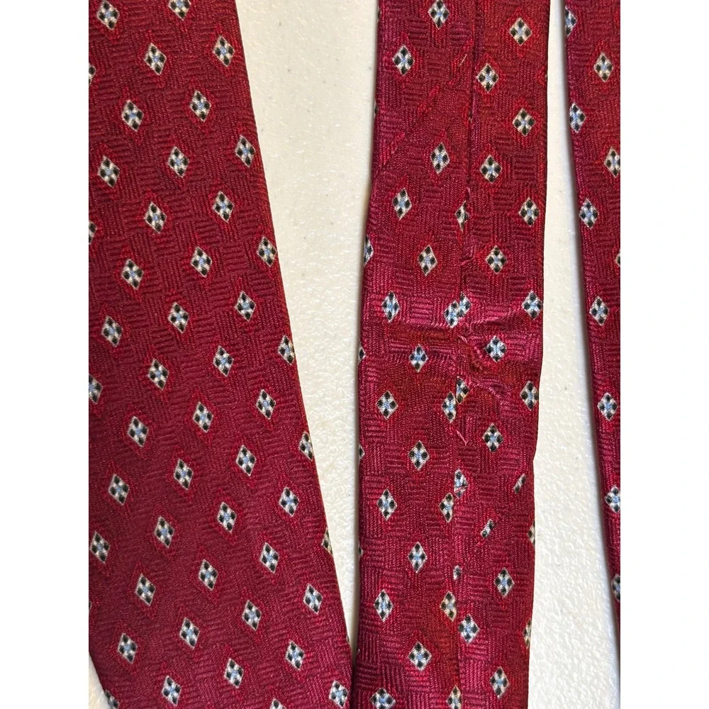 BILLBLASS Mens‎ Silk Necktie Burgundy Geometric Pattern  Dress Tie Preowned